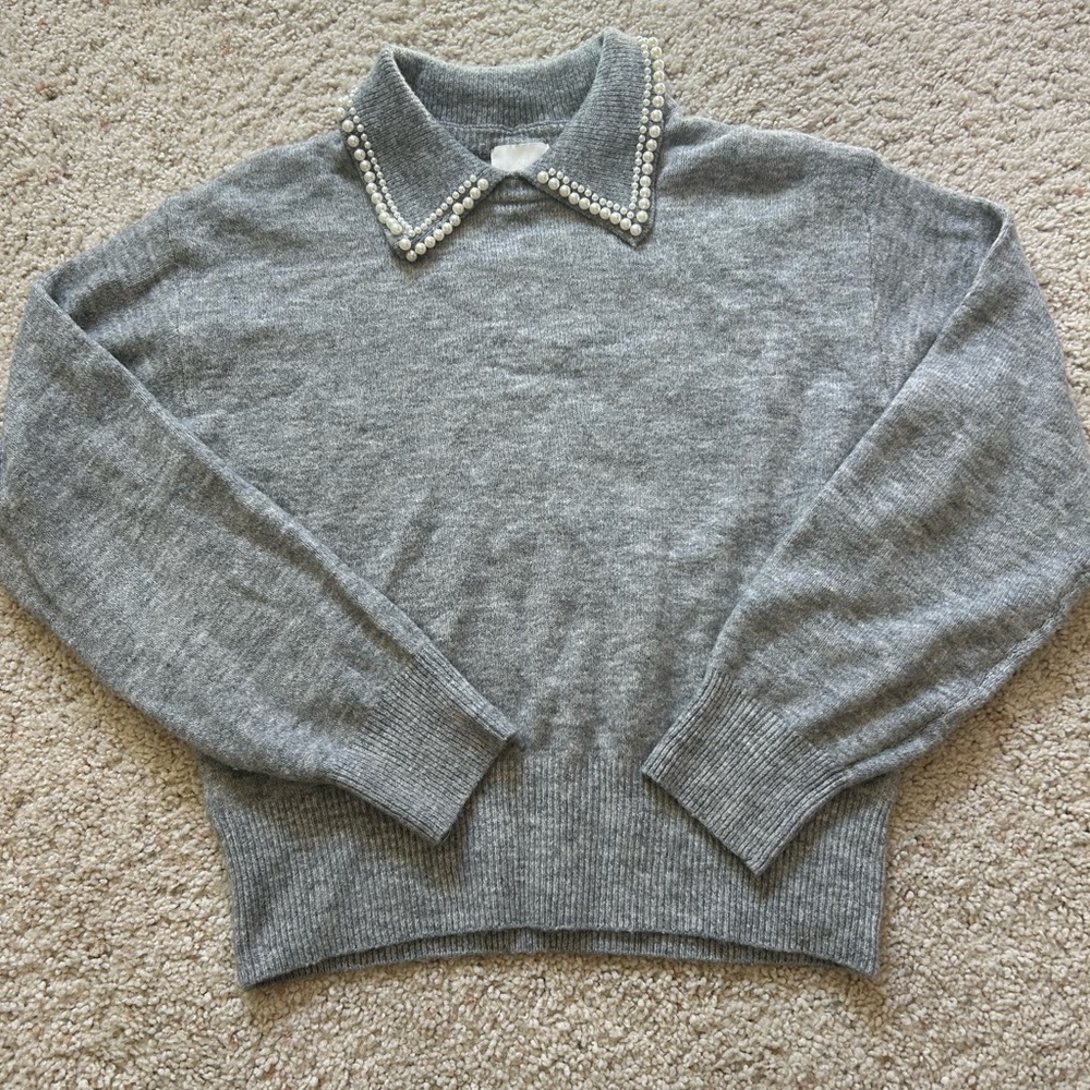 Grey collared sweater w/pearl embellishments